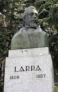 Estatua de Larra en Madrid.jpg